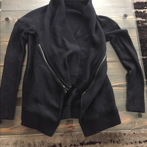 lululemon athletica Sweaters - Lululemon sweater 🍋